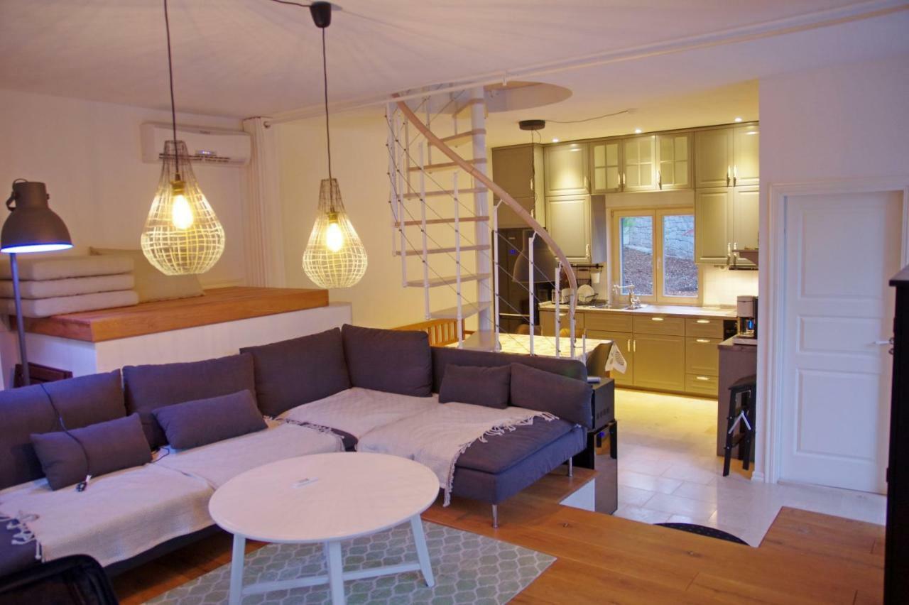 Holiday Home Nevista Sumartin Eksteriør billede