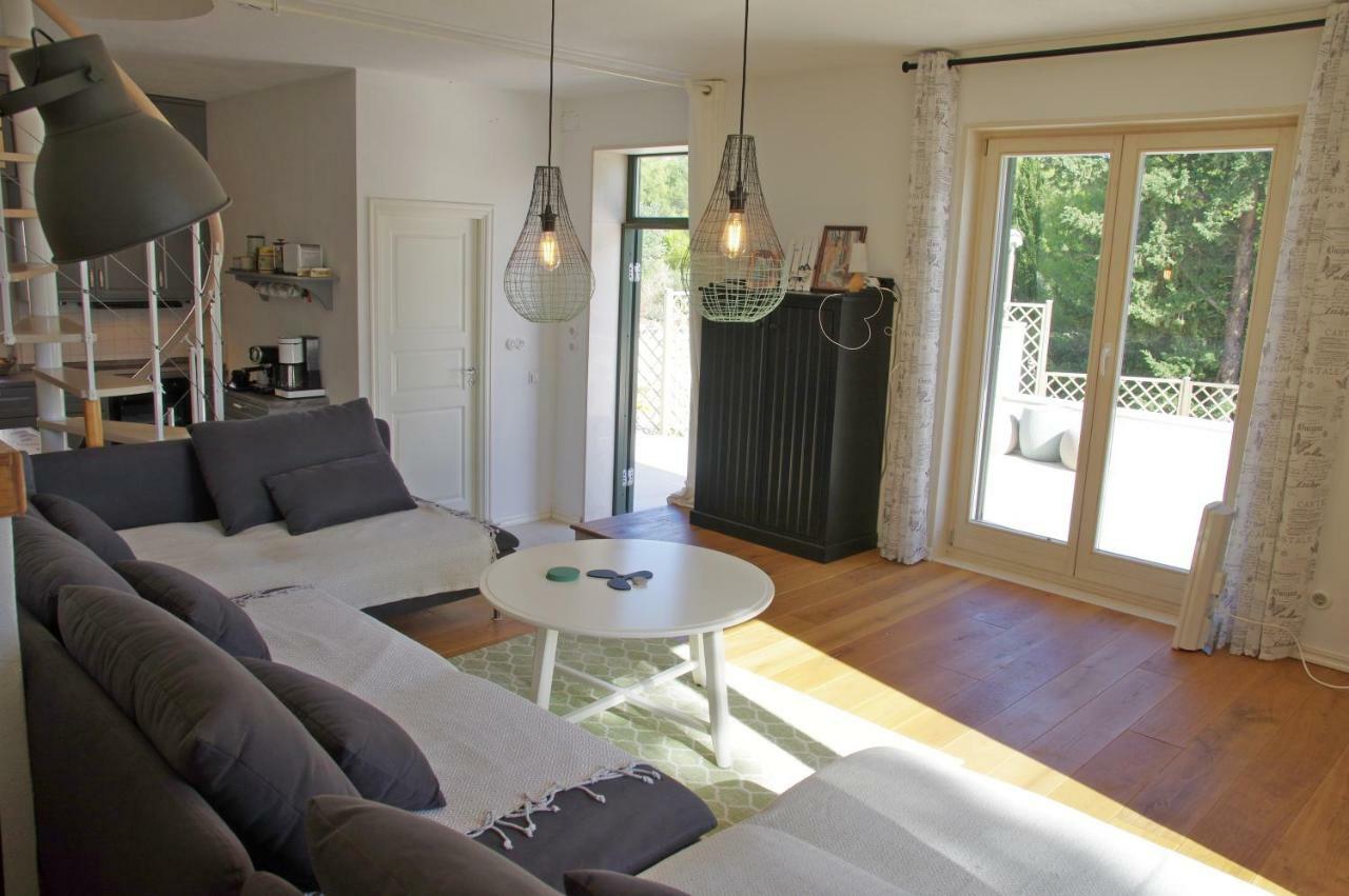 Holiday Home Nevista Sumartin Eksteriør billede